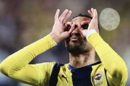 یوسف النصیری در پیراهن فنرباحچه