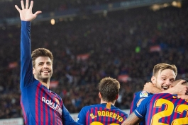 خوشحالی نمادین جرارد پیکه در بازی بارسلونا و رئال مادرید