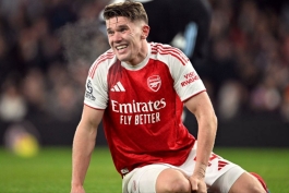 ویکتور یوکرس - دیدار آرسنال و استون‌ ویلا