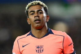 لامین یامال در پیراهن بارسلونا برابر کلوب بروخه