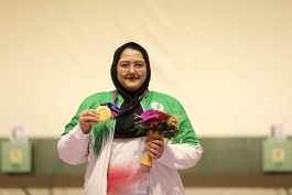 فائزه احمدی-پاراتیراندازی