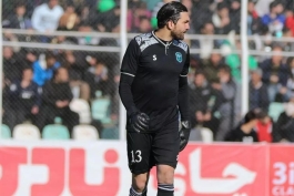 علیرضا حقیقی دروازه بان اسبق پرسپولیس، نساجی و هوادار تهران - دروازه بان فصل گذشته خیبر خرم آباد - دروازه بان تیم ملی ایران در جام جهانی 2014 - لیگ برتر ایران