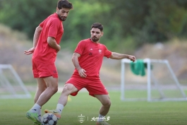 حسین ابرقویی مدافع پرسپولیس و بازیکن سابق خیبر خرم آباد و محمد عمری وینگر سابق ملوان و حال حاضر پرسپولیس تهران - لیگ برتر ایران