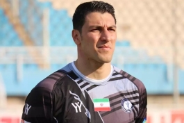 محمدرضا اخباری دروازه بان سابق گل گهر و حال حاضر سپاهان اصفهان و بازیکن سابق تراکتور - گزینه مدنظر استقلال تهران - بازی گل گهر و استقلال خوزستان - لیگ برتر ایران
