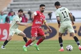 امید عالیشاه - پرسپولیس - لیگ برتر ایران - دانیال اسماعیلی فر - تراکتور - تیم ملی ایران - لیگ نخبگان آسیا