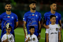 سامان فلاح مدافع وسط استقلال و تیم ملی ایران - آرش رضاوند هافبک وقت استقلال و حال حاضر سپاهان - میلاد زکی پور مدافع چپ سابق استقلال تهران و بازیکن حال حاضر سپاهان اصفهان - لیگ برتر ایران