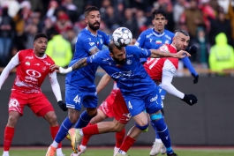 سردار دورسون مهاجم پرسپولیس تهران و بازیکن سابق تیم ملی ترکیه و فنرباحچه و آلانیا اسپور - روزبه چشمی مدافع استقلال و تیم ملی ایران - لیگ برتر ایران