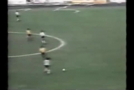 چند دریبل از مارادونا در مقابل کلمبیا : فک میکنم بازی ها مربوط به مقدماتی جام جهانی 1986 باشن 