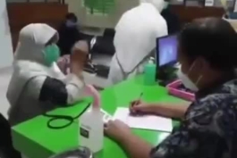 ویروسو تو نطفه خفه کرد 😂😂😂
