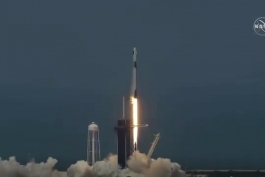 🔴  لحظه‌ی پرتاب موشک فالکون ۹ از پایگاه فضایی فلوریدا. پس از حدود ۱۰ سال ۲ فضانورد از خاک آمریکا به سمت ایستگاه فضایی پرتاب شدند.