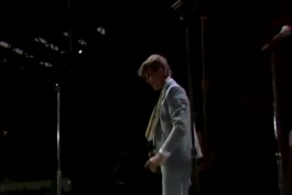 اجرای زنده Heroes از David Bowie در Live Aid 1985