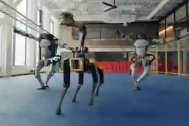یکم رقص ببینیم از ربات های شرکت بوستون داینامیکز به مناسبت سال نوی میلادی :) - حجم 3 مگ