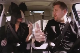 Sia Furler میهمان جیمز کوردن در برنامه Carpool Karaoke