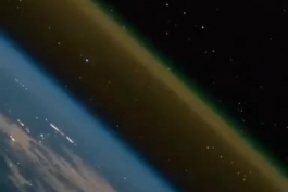 نمایی حیرت انگیز و‌زیبا از آسمان. زمین از منظر ایستگاه فضایی