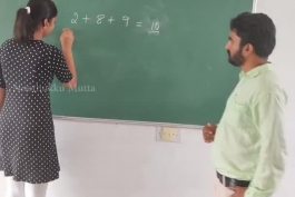دیوانه شدن استاد مرد توسط شاگرد دختر