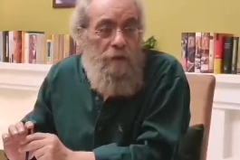 نقد فراستی به فیلم «قهرمان» ساخته اصغر فرهادی : فیلم بیچاره و مفلوکی است، آنقدر مفلوک که جایزه را گدایی می‌کند و بی همه چیز است!