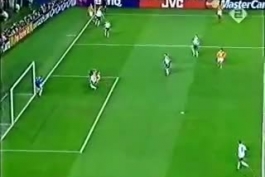 🔥 سوپرگل دیدنی فن‌نیستلروی به الیور کان در یورو ۲۰۰۴ در بازی هلند-آلمان (ویدئو)