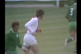 هایلایت عملکرد فوق العاده ی کرویف مقابل پاناتینایکوس. فینال جام باشگاه های اروپا 70/71 ( لیگ قهرمانان)
