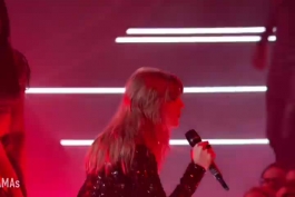 اجرای زنده آهنگ i did something bad از Taylor Swift