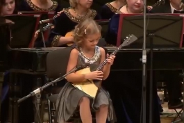  موسیقی فولکور روسی با اجرای زیبای دختر 7 ساله 