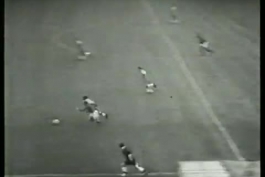 هایلایت عملکرد اوزه بیو مقابل برزیل/ دور گروهی جام جهانی 1966