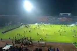 فاجعه در استادیوم فوتبال اندونزی با ۱۲۷ کشته و حداقل ۱۸۸ زخمی 