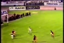 هایلایت عملکرد کرویف مقابل یوونتوس فینال جام باشگاه های اروپا 72/73(لیگ قهرمانان)