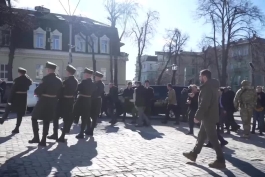 بازدید جو بایدن از کیف وادای احترام به قهرمانان اوکراینی 🇺🇦💙💛