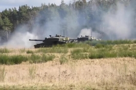 آموزش نهایی گردان های زرهی اوکراین با تانک های چلنجر 2 بریتانیا 