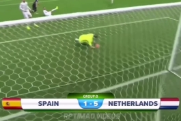 🇱🇺نوستالژی🇪🇦/ برتری ۱-۵ هلند مقابل اسپانیا در جام‌جهانی ۲۰۱۴ (+ویدئو)
