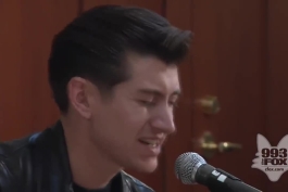 الکس ترنر و مت هلدرز در ونکوور | Do I Wanna Know