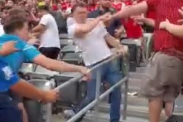 درگیری هواداران آرسنال و یونایتد 