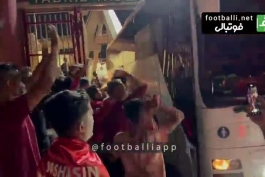 هواداران تراکتورسازی هنگام خروج اتوبوس این تیم ازیادگارامام علیه پاکو خمز شعارهایی سر دادند:)