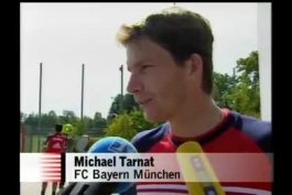 همه دارن از اینکه کاماوینگا میخواهد جا کورتوا بره تو دروازه میگن ، ( چرت و پرته)  یادی کنیم از موقعی که  اولیور کان مصدوم شد و میشائل تارنات که مدافع بود جاش داخل دروازه وایستاد👀