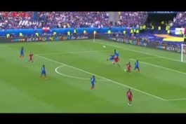 کریستین رونالدو در فینال جام ملت های اروپا ۲۰۱۲ بازی با فرانسه به راهتی میتونست هتریک پلاس وان کنه اما خودشو به مصدومیت زد تا تیم پرتغال به خود باوری برسه که بدون کریس هم میشه قهرمان شد!