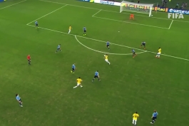 زیباترین گل جام جهانی 2014 که توسط خامس رودریگز مقابل تیم اروگوئه که توانست جایزه پوشکاش را هم برنده بشود