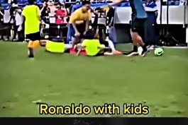 🔥مقایسه فوتبال بازی کردن لیونل مسی و کریستیانو رونالدو با کودکان 🔥