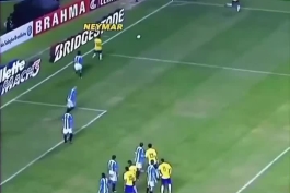 خیلی سال پیش، یک بار نیمار و رونالدینیو تو ترکیب برزیل کنار هم بازی کردن. چه همکاری ای، چه تکنیکی 🔥