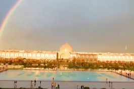 اصفهان زیبا در روز بارانی نوروز_میدانی که برای چندین سده پایتخت ایران صفوی و مرکز مقاومت در برابر خلافت عثمانی بود.   