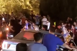 استان فارس و خوشحالی هواداران استقلال( امشب هولدینگ خلیج فارس فهمید چرا استقلال ایران است گوشه گوشه کشور شاهد جشن و شادی هواداران استقلال بود) 