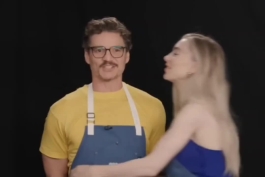 پدرو پاسکال و همبازی‌ش تو فیلم "The Fantastic Four: First Steps" ونسا کربی که متاهله و باردار در تور مطبوعاتی این فیلم!  همین رفتار‌ها باعث شده همه این دو بازیگر رو سرزنش کنن و میگن ونسا کربی الان داره خیانت میکنه  