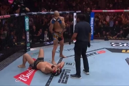 🥊UFC/ الکس پریرا کمربندش را پس گرفت/ ناک‌اوت انکالائف در راند یک! (+ویدئو)