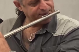 دانلود اجرای زیبای آهنگ "باران می‌بارد امشب" با فلوت