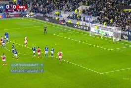 گل ویکتور  گیوکرش به اورتون از روی نقطه پنالتی ( آرسنال ۱ _ ۰ اورتون) 