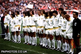 لیدز یونایتند حریف بایرن دقایقی قبل از فینال لیگ قهرمانان 1975