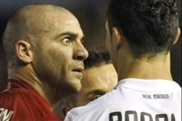 اظهار نظری عجیب درباره مرد سال فوتبال 2013،پیغام پاندیانی به رونالدو: آنقدر گریه کردی که توپ طلا را به تو دادند