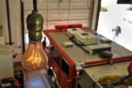 این‌ لامپ‌ 110‌ سال‌ روشن‌ مانده! +عکس 