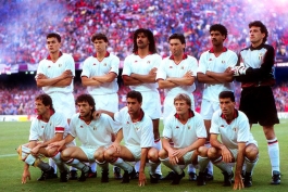 ما که سنمون قد نمیده  اما اکثر کارشناسا میگن بهترین تیم تاریخ بوده...RESPECT#