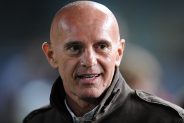 آریگو ساکی...یکی از 3 مربی برتر تاریخ فوتبال...مربی تیم رویایی میلان1989