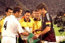 فوتبالیست های معروفی که به ایران آمده اند